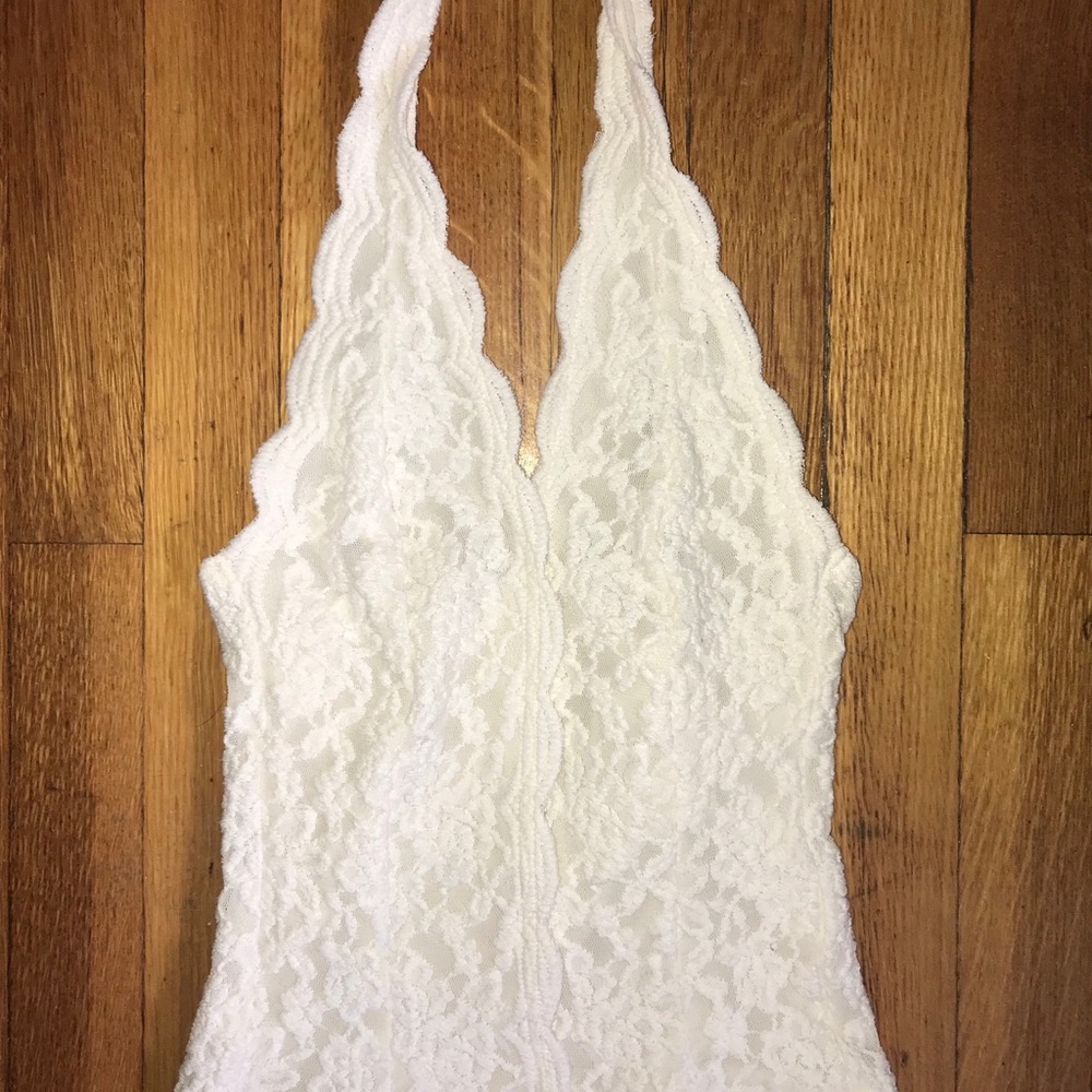 Cute laces halter top!!
